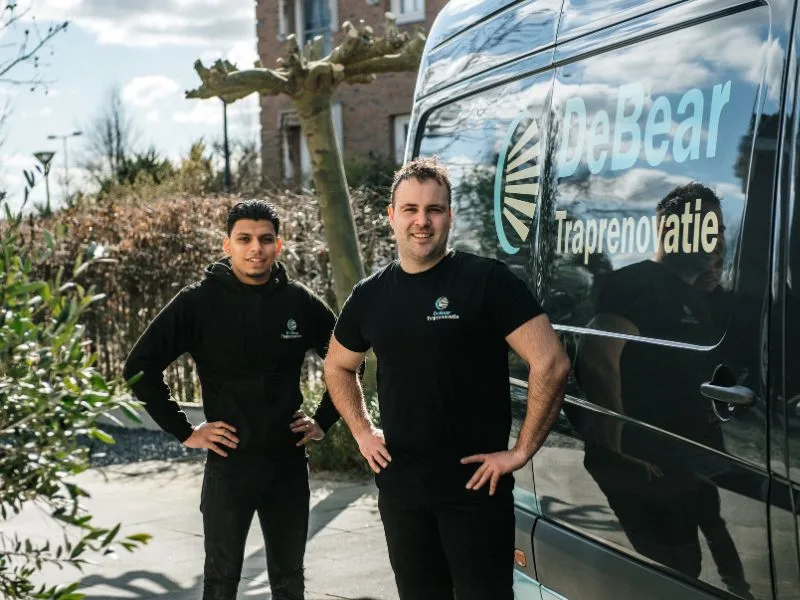 Tom en Jeffrey van DeBear Open Traprenovatie